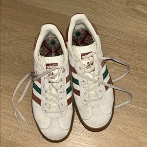 Adidas gazelle sneaker